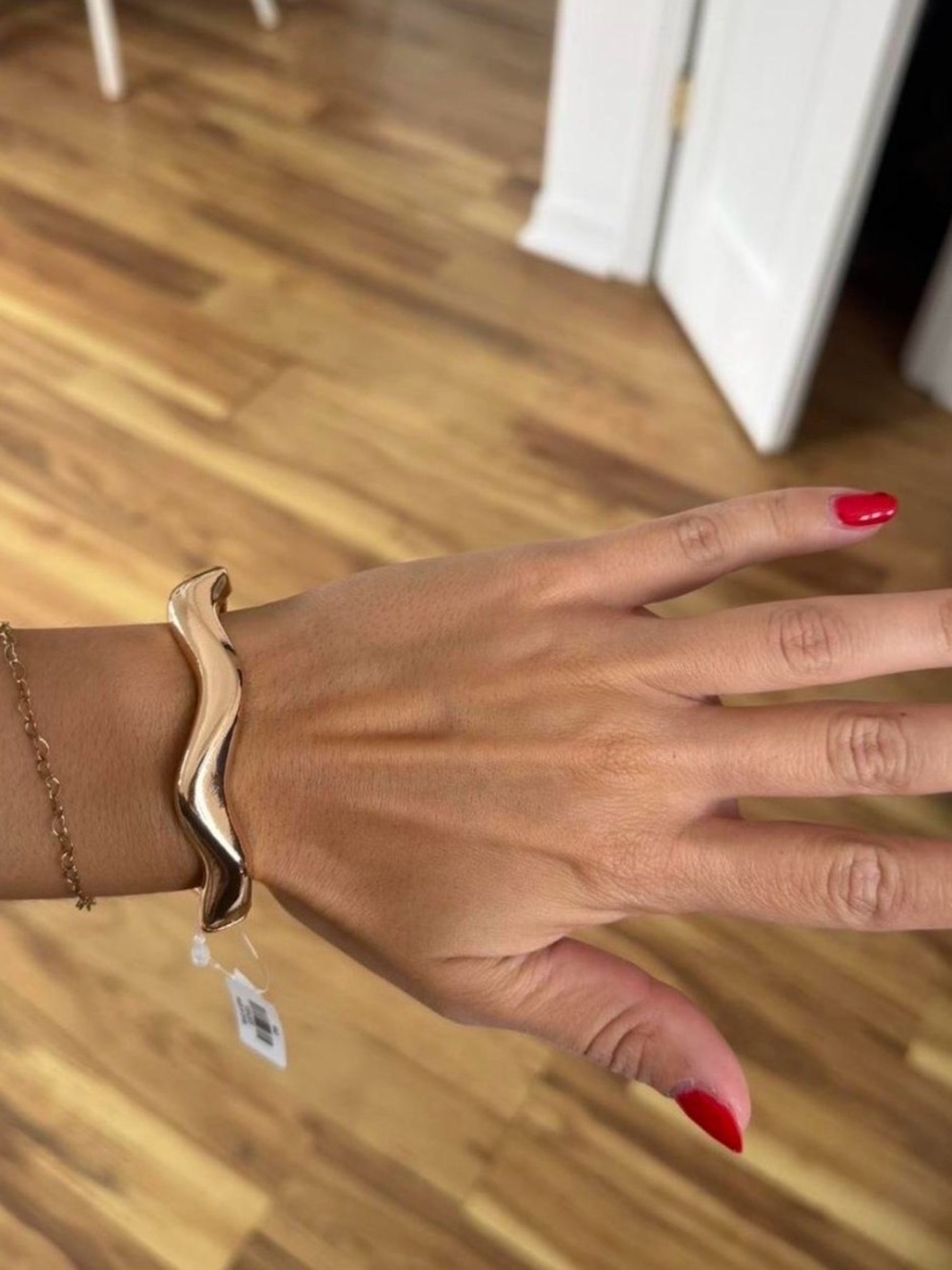 Elegant Gold Wavy Cuff Bracelet - Women's Jewelry